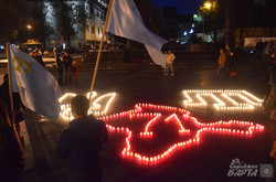 У Львові запалили свічки пам'яті жертв депортації кримськотатарського народу (ФОТО)