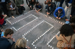 У Львові запалили свічки пам'яті жертв депортації кримськотатарського народу (ФОТО)