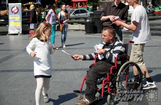 У Львові до Міжнародного дня дітей пройшла акція "Захистімо майбутнє - наших дітей!" (ФОТО)