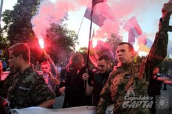 У Львові Правий Сектор пройшов запальним маршем (ФОТО)