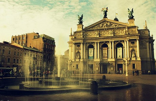 Центральний львівський фонтан ремонтуватимуть за благодійні кошти