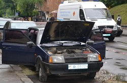 У Львові підірвали гранатою авто з міліціонером (ФОТО)