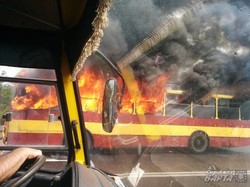У Львові посеред маршруту згорів черговий тролейбус (ФОТО, ВІДЕО)
