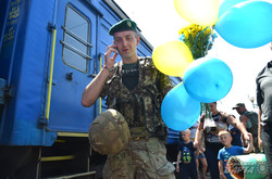 До Львова повернулися прикордонники після шести місяців служби в зоні АТО (ФОТО)