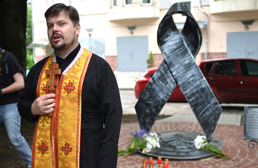 У Львові відкрили пам’ятний знак померлим від епідемії ВІЛ/СНІДу (ФОТО)