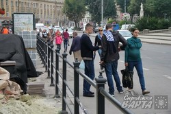 У центрі Львова латають пішохідну частину (ФОТО)