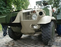 Львівський бронетанковий завод продемонстрував оновлений бронеавтомобіль Дозор-Б (ФОТО)