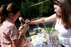 На благодійному ярмарку у львівському парку Культури збирали кошти на лікування онкохворої (ФОТО)