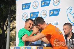 У Львові проходить турнір з армреслінгу "Битва міст" (ФОТО)