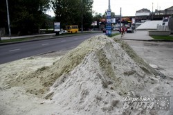 У Львові на проспекті Чорновола облаштовують велодоріжки та ладнають хідники (ФОТО)