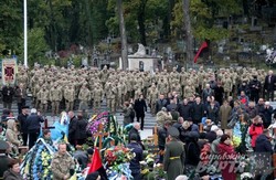 На Личаківському кладовищі відбулась посвята надгробків Героям Небесної Сотні та вшанування пам`яті загиблих воїнів АТО (ФОТО)