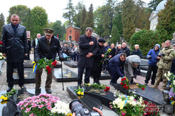 У Львові освятили надгробки на могилах Героїв Небесної Сотні та вшанували пам`ять загиблих воїнів АТО (ФОТО)