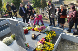 У Львові відкрили пам’ятний знак загиблому фотографу і вояку Віктору Гурняку (ФОТО)