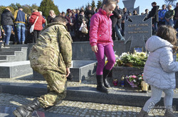 У Львові відкрили пам’ятний знак загиблому фотографу і вояку Віктору Гурняку (ФОТО)