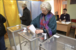 Як у Львові голосували на виборах (ФОТОРЕПОРТАЖ)