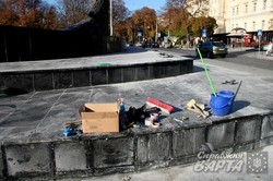 Львів`ян обурює неякісний ремонт пам`ятника Тарасові Шевченку (ФОТО)