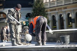Львів`ян обурює неякісний ремонт пам`ятника Тарасові Шевченку (ФОТО)