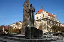 Львів`ян обурює неякісний ремонт пам`ятника Тарасові Шевченку (ФОТО)