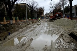 Ремонт дороги на вулиці Хмельницького у Львові затягується (ФОТО)