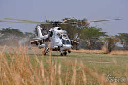 Українські вертолітники в Конго в перервах між вильотами доглядають за городом (ФОТО)