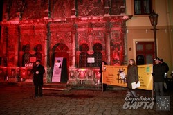 Львів приєднався до міжнародної акції "Міста за життя - міста проти смертної кари" (ФОТО)