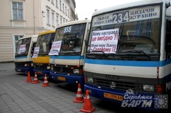 У Львові перевізники стрийського напрямку знову вийшли на пікет (ФОТО)