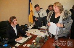 У Львові активісти прийшли до голови Державної міграційної служби вимагати його відставки (ФОТО)