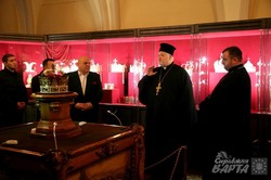 У Львові представили унікальну виставку "Корони світу" (ФОТО)