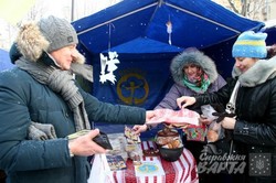 Об`єднання українок "Яворина" збирає кошти для сімей АТО (ФОТО)