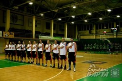 У Львові провели шоу-матч з баскетболу між аматорами та професіоналами (ФОТО)