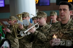 У львівському аеропорту вшанували пам`ять загиблих у Донецьку кіборгів (ФОТО)