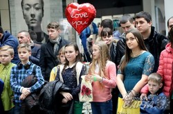 У Львові весело відзначили День всіх закоханих (ФОТО)