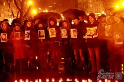 У Львові пройшла акція вшанування Героїв Небесної Сотні "Свіча пам’яті" (ФОТО)