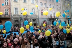 Щорічне масове публічне виконання гімну України у Львові присвятили Надії Савченко (ФОТО)