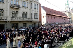 Львовом пройшла кількатисячна хресна хода (ФОТО)