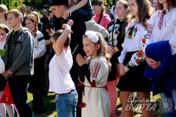 Великдень у Львові традиційно святкують у Шевченківському Гаю (ФОТО)