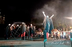 Театр "Воскресіння" представив львів`янам вуличну виставу «Глорія» (ФОТО)