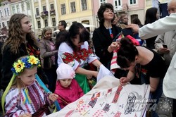 Як у Львові цьогоріч відзначають День вишиванки (ФОТО)