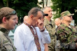 У Львові бійці-добровольці прийшли вимагати пільг до ОДА (ФОТО)