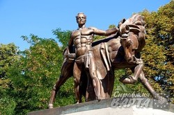 У Львові відкрили перший в Україні пам`ятник ветеринару (ФОТО)