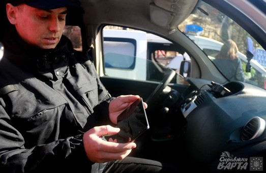 Патрульні машини Львова оснастили відеореєстраторами та планшетами (ФОТО)