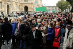 Близько двох тисяч львівських студентів взяли участь у пам`ятній ході до річниці заснування ЗУНР (ФОТО)