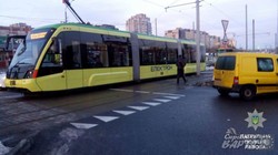 Сихівський трамвай вже встиг зчинити ДТП (ФОТО)