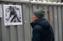 До Міжнародного дня людей з інвалідністю у Львові просто неба відкрили незвичну виставку (ФОТО)