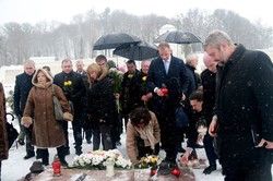 На Личаківському кладовищі делегація Українсько-Польської парламентської асамблеї поклала квіти до могил воїнів (ФОТО)