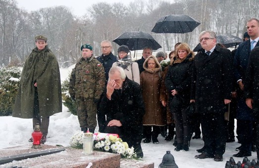 На Личаківському кладовищі делегація Українсько-Польської парламентської асамблеї поклала квіти до могил воїнів (ФОТО)