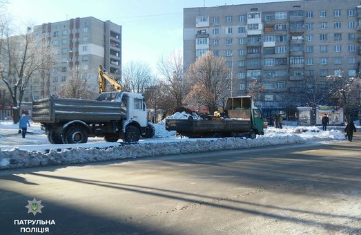 Львівські патрульні оштрафували підрядника за перекриту дорогу