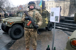 До Дня Збройних Сил України у Львові представили виставку воєнної техніки (ФОТО)