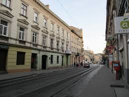 Як у Львові на переході збили пішохода (ВІДЕО)