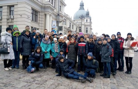 На зимові свята до Львова прибули діти воїнів АТО з Херсонщини
